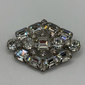 Vintage Weiss Crystal Brooch